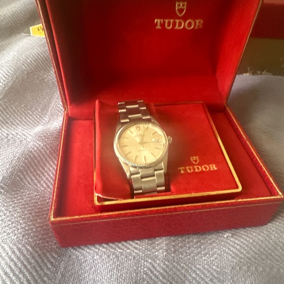 Men's Tudor Just-Date (Plain-Jane) Oyster with white gold. - Picture 7 of 16